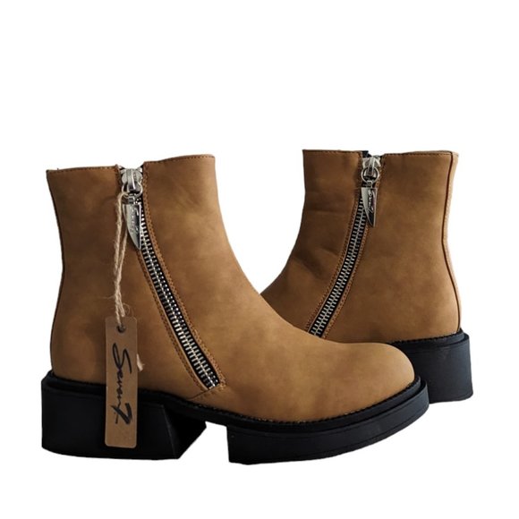 Stylish Tan Ankle Boots - Picture 1 of 9